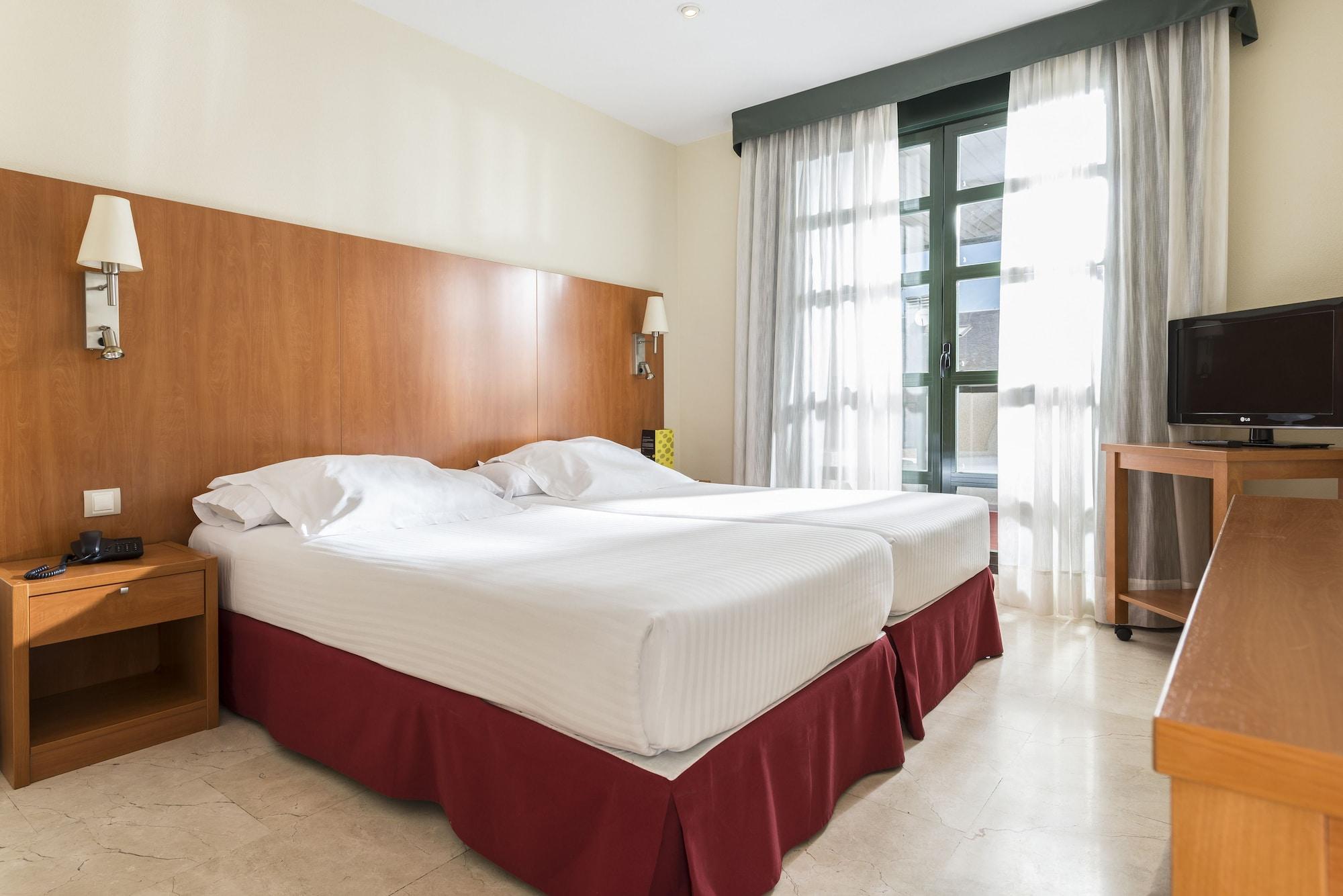 Exe Gran Hotel Almenar Las Rozas de Madrid Exterior photo