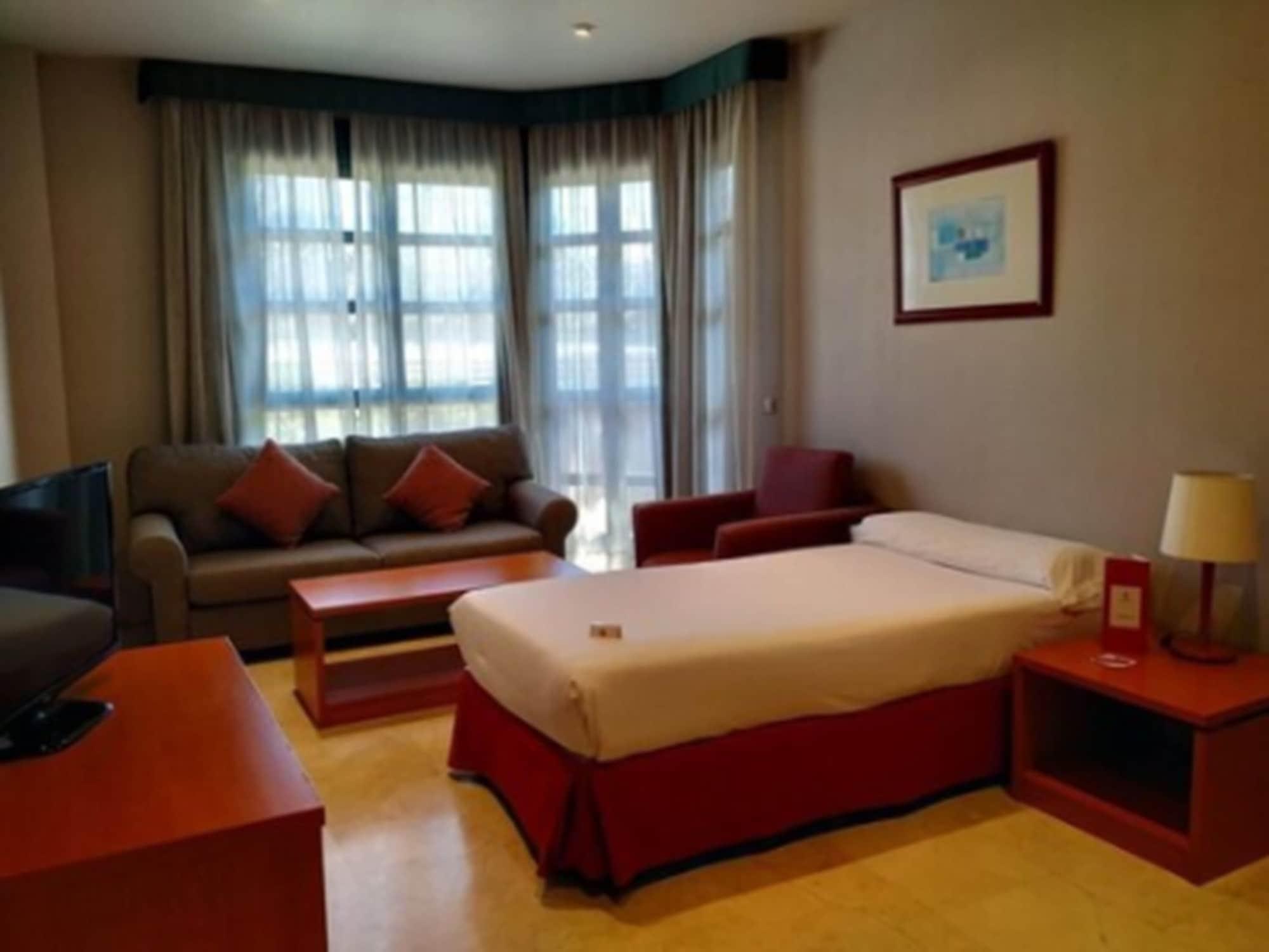 Exe Gran Hotel Almenar Las Rozas de Madrid Exterior photo