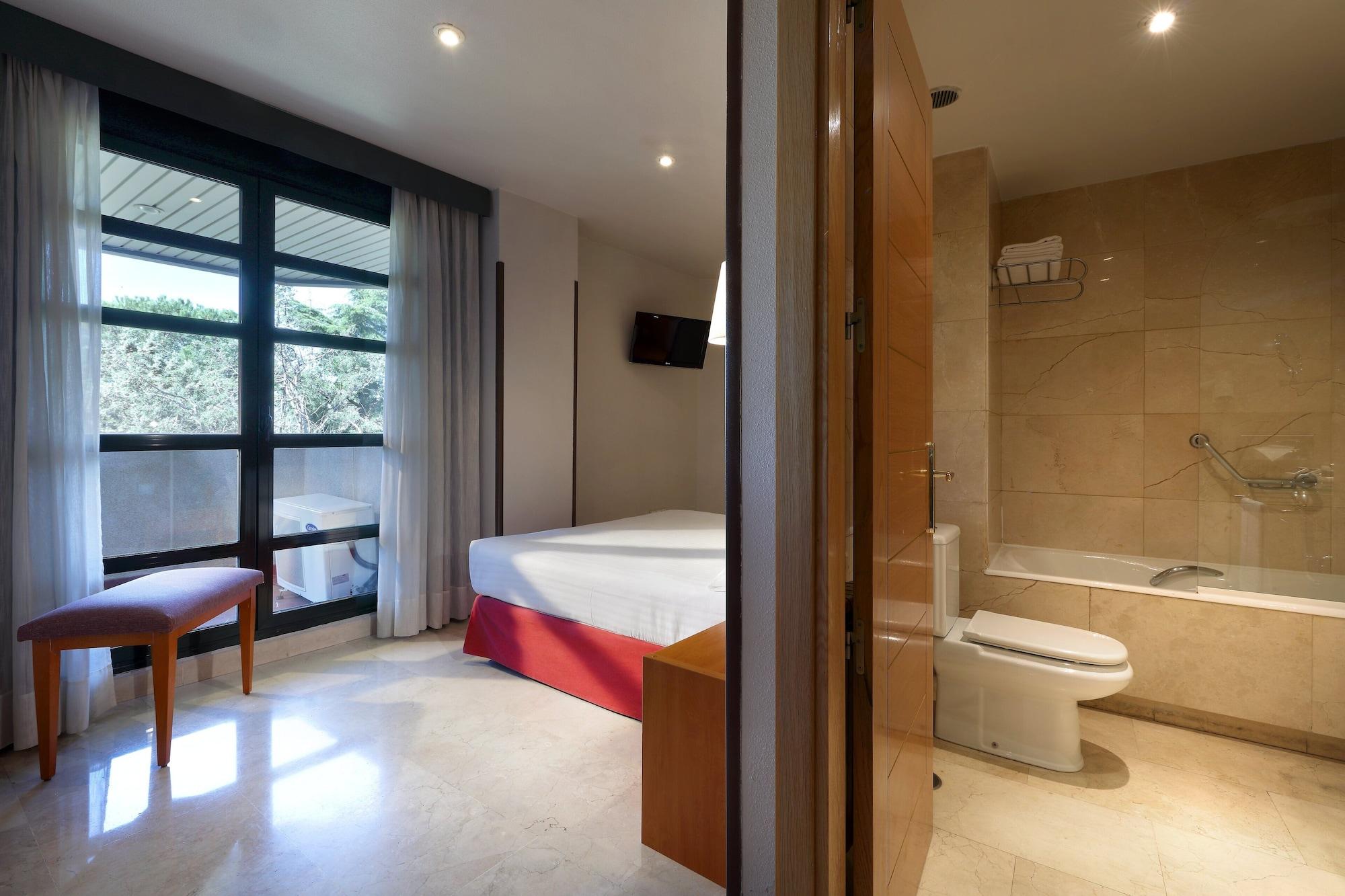 Exe Gran Hotel Almenar Las Rozas de Madrid Exterior photo