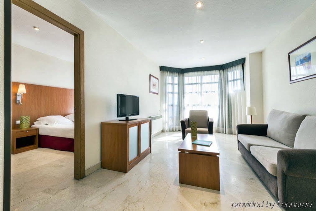 Exe Gran Hotel Almenar Las Rozas de Madrid Exterior photo