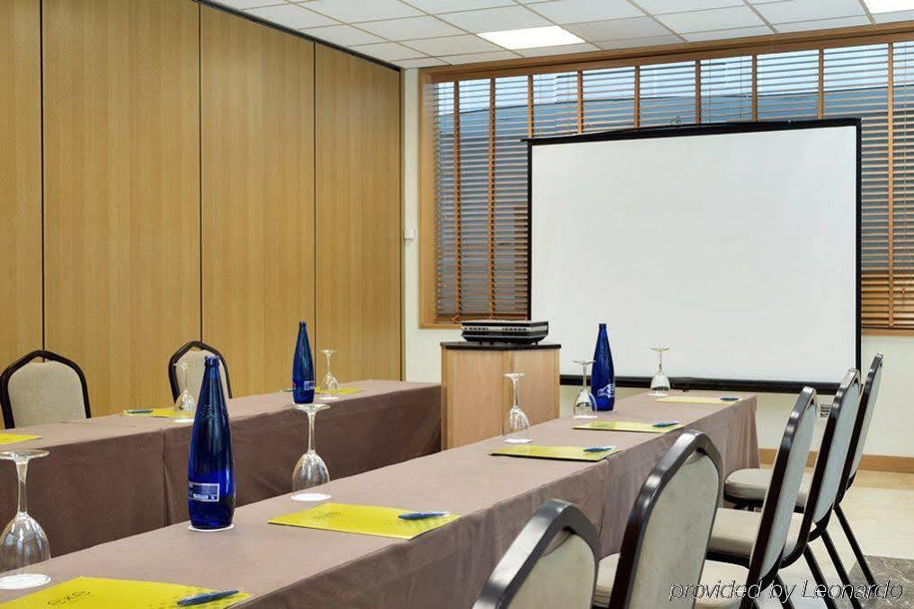 Exe Gran Hotel Almenar Las Rozas de Madrid Exterior photo