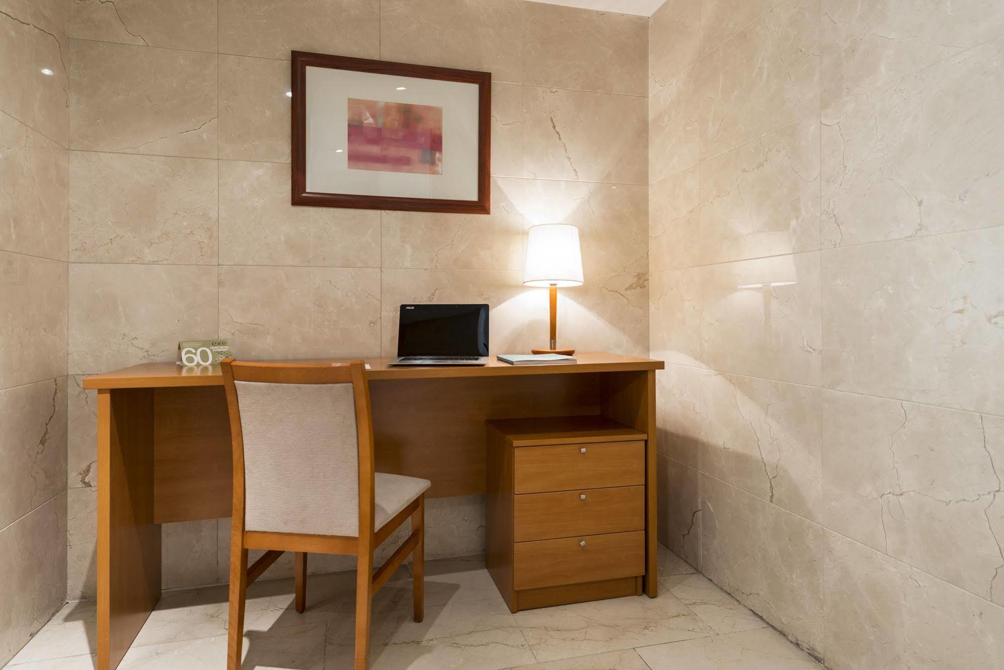 Exe Gran Hotel Almenar Las Rozas de Madrid Exterior photo